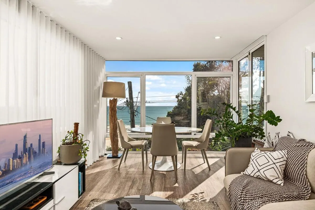 Oceanview Retreat - 2 Mins Walk To Kirra Beach غولد كوست